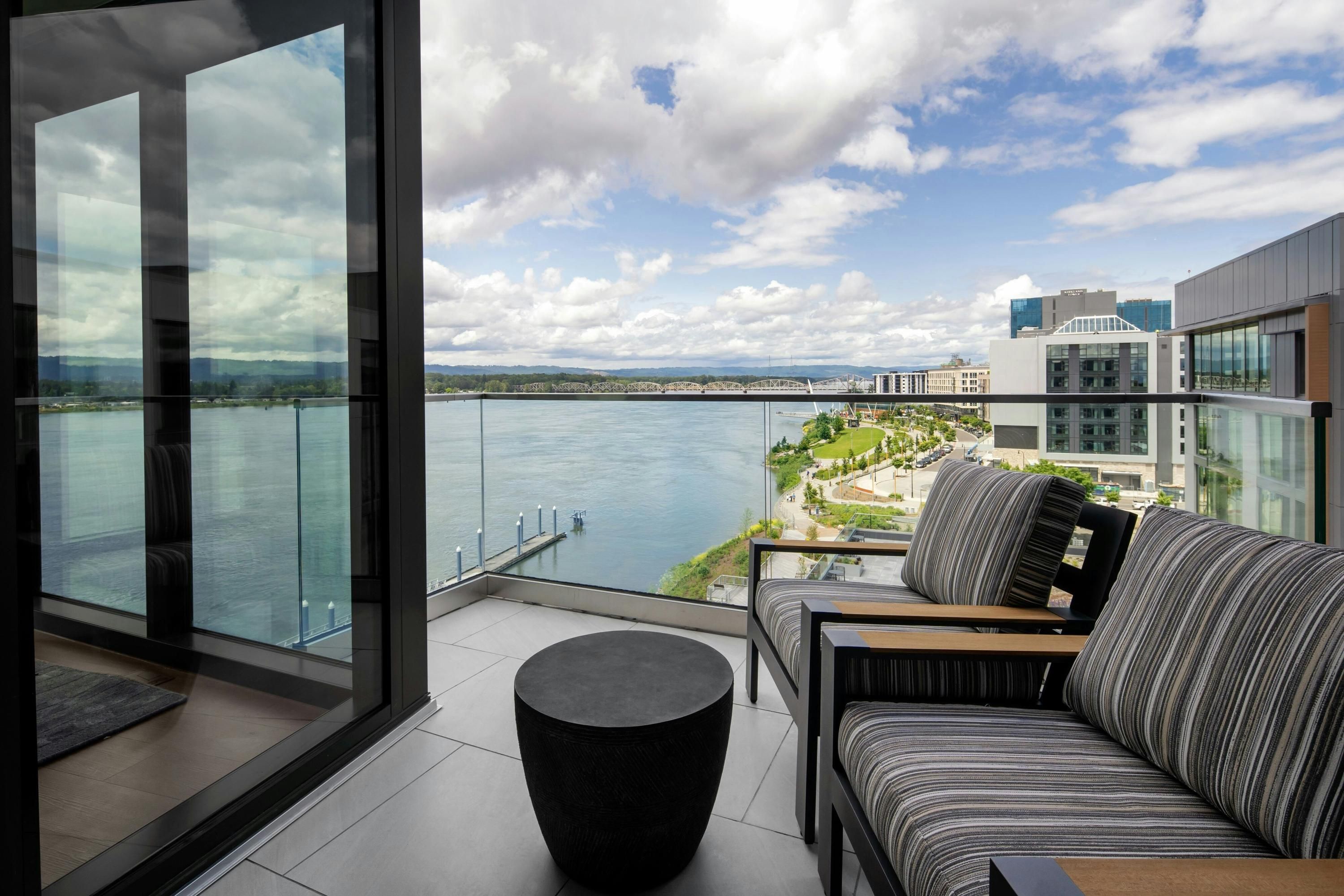 AC Hotels by Marriott Vancouver Waterfront - ואנקובר - מרפסת