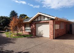 Best Western Ambassador Motor Inn & Apartments - Wagga Wagga - Edifício