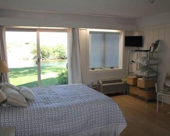 Waterfront Walk Out At The Homestead Resort- Available Year Round - Glen Arbor - Bedroom