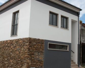 Casas do Bairrinho - Sambade - Edificio