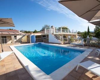Mobile home with a lovely garden - Mutxamel - Pool