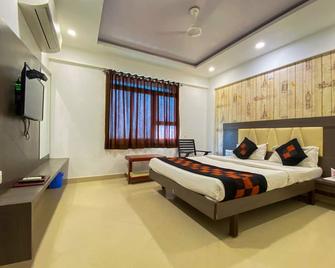 Hotel Gomti - Dwārka - Bedroom