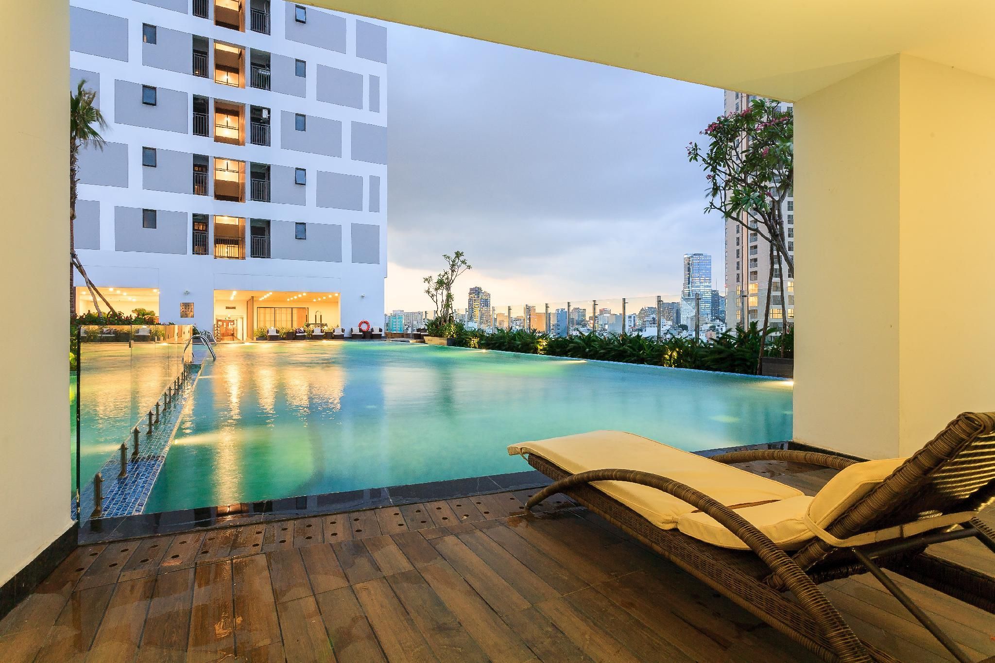 Luxhome Saigon - Rivergate Residence - הו צ'י מין סיטי - בריכה