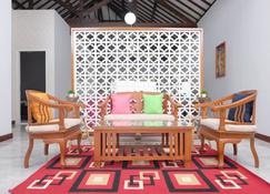 Shoreside Semat Villa and Flat - Jepara - Sala de estar