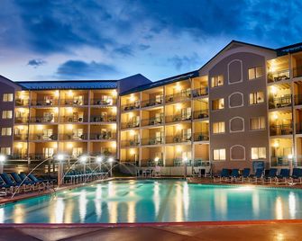 The Cove Of Lake Geneva - Lake Geneva - Building