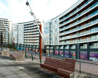 Premier Inn Belfast Titanic Quarter - בלפאסט - בניין