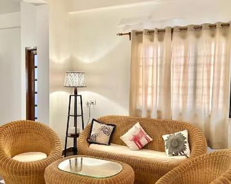 La Ruelle Apartments - Pondicherry - Living room