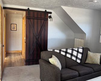 Cozy private entrance garden appartment - Salida - Salon