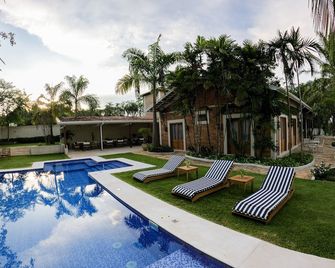 Pousada Manaca Exclusive Suites - Rifaina - Pool