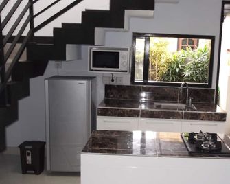Stunning 3 bedroom villa in the heart of Legian - Kuta - Cozinha