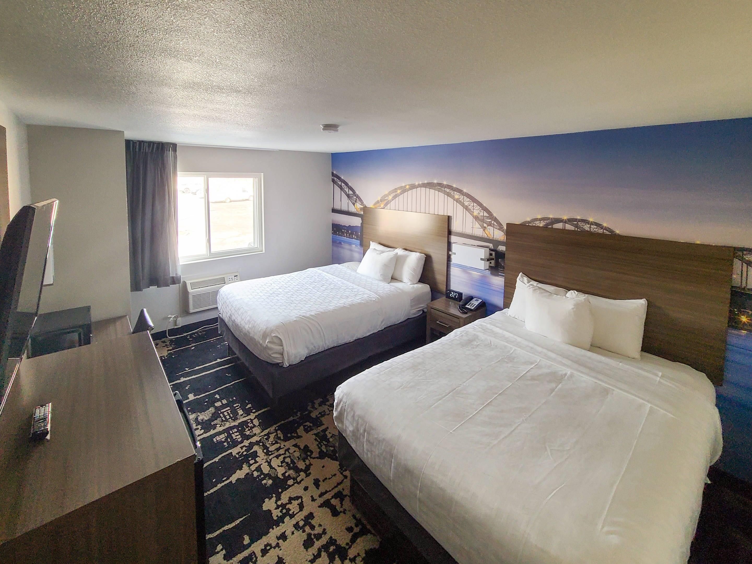 Clarion Pointe Bettendorf - Quad Cities thumbnail 3