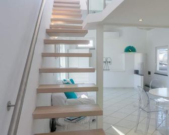 Rooftop Luxury Apartment - Capri - Escaleras