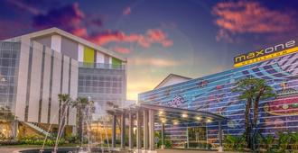 Maxonehotels At Resort Makassar - Makassar - Building