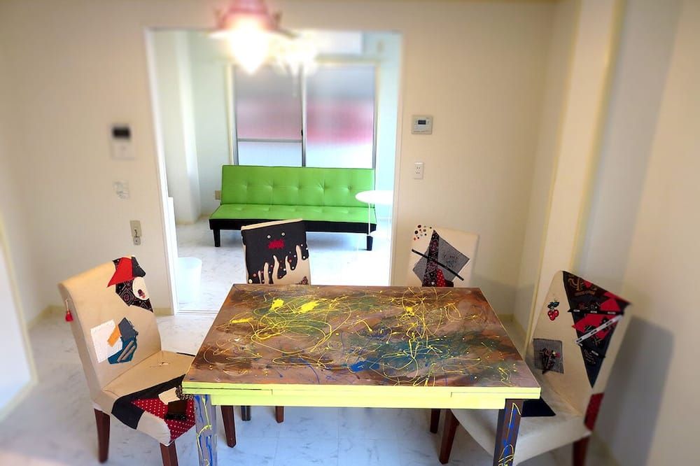 N ° 5 Condominium: First Floor Corner Apartment ; Safe Residential Area. - אוסקה - חדר אוכל