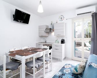 Domo de Ro' - Onifai - Sala de jantar