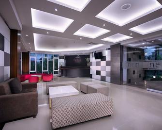 Hotel Neo Denpasar - Denpasar - Lobby