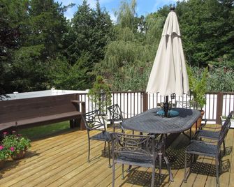 Southold home at Kenney's Beach 4 bedrooms - Southold - Patio