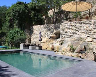 Apartment in 12th Century Chateau de Boussagues - Camplong - Piscina