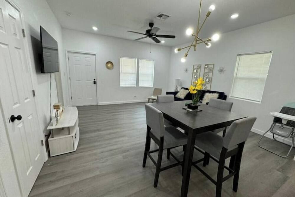 Renovated home 5 min downtown - San Antonio - Comedor