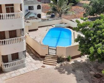 Waiyaki way Heights - Mombasa - Pool
