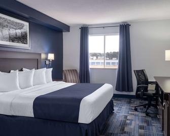 Travelodge Suites by Wyndham Saint John - Saint John - Bedroom