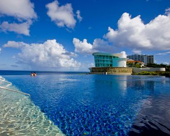 Rihga Royal Laguna Guam Resort - Tamuning - Pool