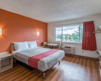 Motel 6 Beaverton - Beaverton - Bedroom