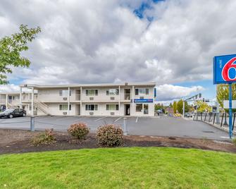 Motel 6 Beaverton - Beaverton - Gebäude