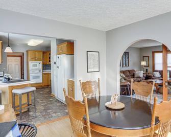 Cozy Tiffin House w/ Private Pool: 1 Mi to Town! - Tiffin - Essbereich