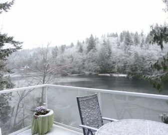 Emerald Lake Chalet - Winter Wonderland! - Bellingham - Balcony