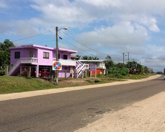 Belize Cultural Adventure Guesthouse - Teakettle Village - Edificio