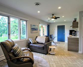 Coastal Suite #1 Cozy Suite #2 - Seacliff Beach Suites - Leamington - Obývací pokoj