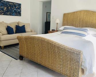 'panatola' Studio With Breathtaking Views - Close To Beach - Southampton - Bedroom