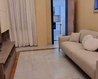 Paradise Inn 2 - Ліворно - Вітальня