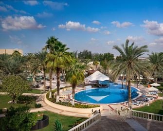 Metropolitan Al Mafraq Hotel - Abu Dabi - Piscina