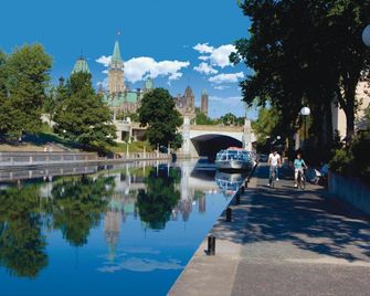 ByWard Blue Inn - Ottawa - Piscina