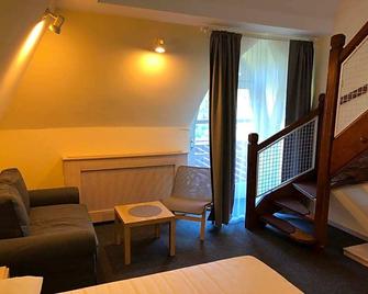 Grantek Ueduelohaz - Balatonlelle - Sala de estar