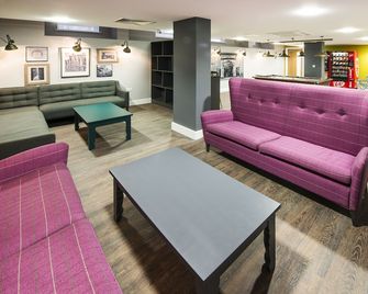 Destiny Student - Holyrood - Édimbourg - Salon