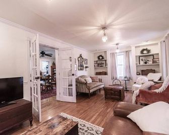 Schilling House - Harpers Ferry - Вітальня