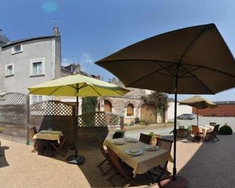 Logis Le Bretagne - Sillé-le-Guillaume - Patio