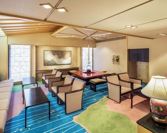 Sun Members Kyoto Saga - קיוטו - טרקלין