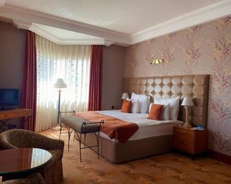فندق غراند أوروبا باكو - باكو - غرفة نوم