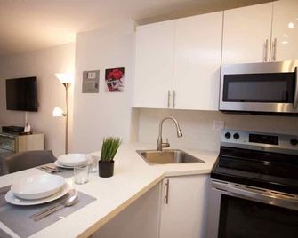 North Bay Village Apartment - Miami Beach - Kitchen