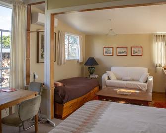 Buzzy Garden B&B - the perfect accomodation to explore the Wairarapa - Carterton - Bedroom