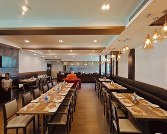 Khanna Fiesta - A Bergamont Hotel, Vellore - Vellore - Restaurant