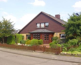 'Haus Burck' Modern retreat - Wankendorf - Edificio