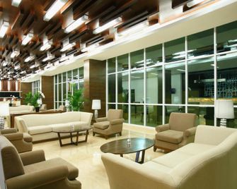 Hotel Santika Cikarang - בקאשי - טרקלין