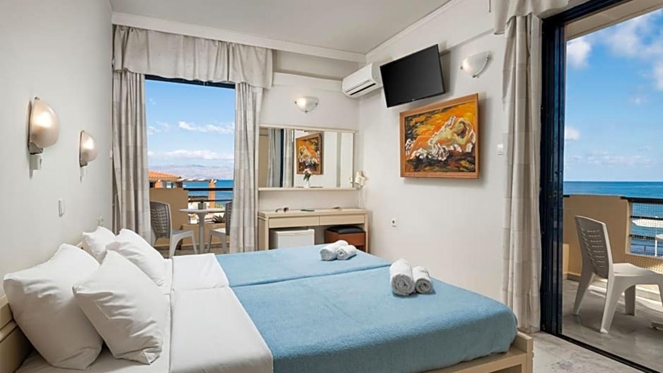 Hotel Haris on the beach