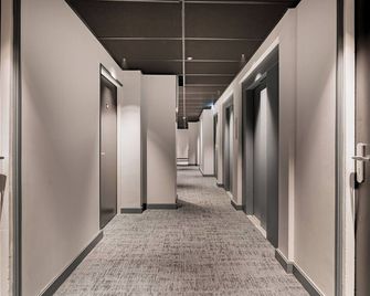 Le Parc 42 Saint-Etienne - Saint-Étienne - Hallway