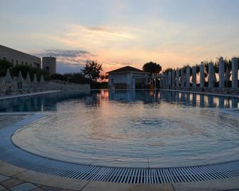 Hotel Scoglio Degli Achei - Carovigno - Pool